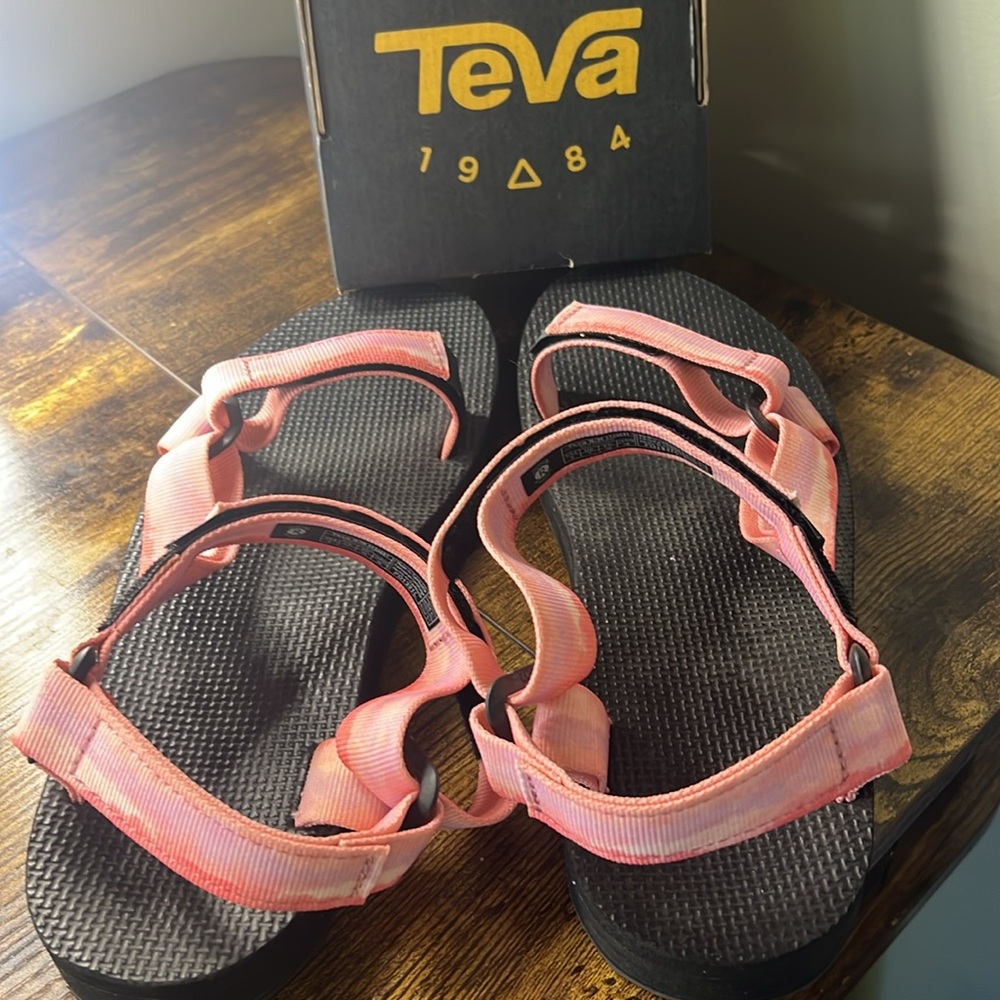 TEVA Tie Dye Pink Strap Sandals SZ 9 - Picture 6 of 6